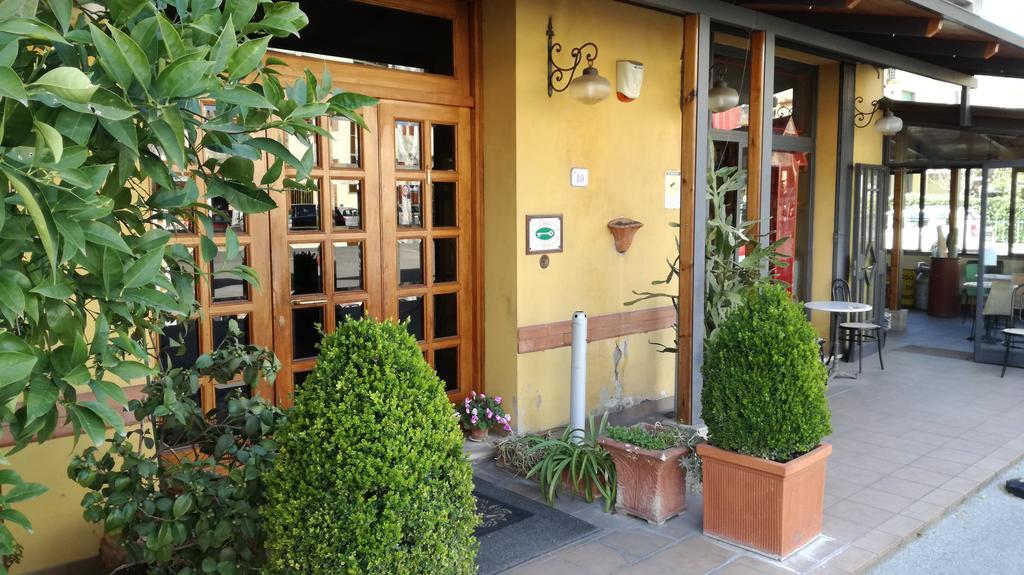 Albergo Le Rose Pistoia Extérieur photo